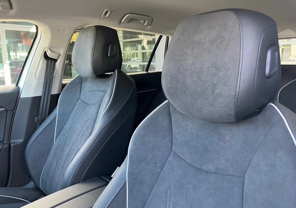 Volkswagen Passat cena 215373 przebieg: 5, rok produkcji 2024 z Koszalin małe 379